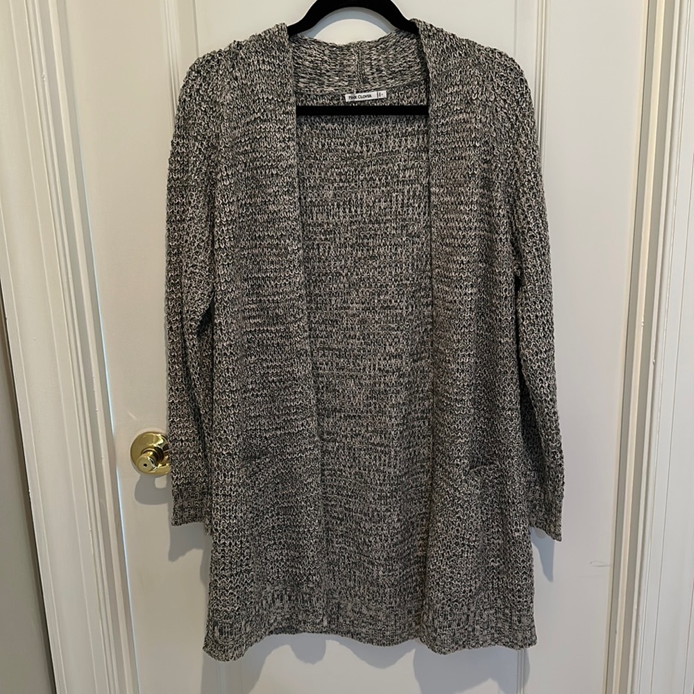 PINK CLOVER
Nouri Textured Two Pocket Cardigan